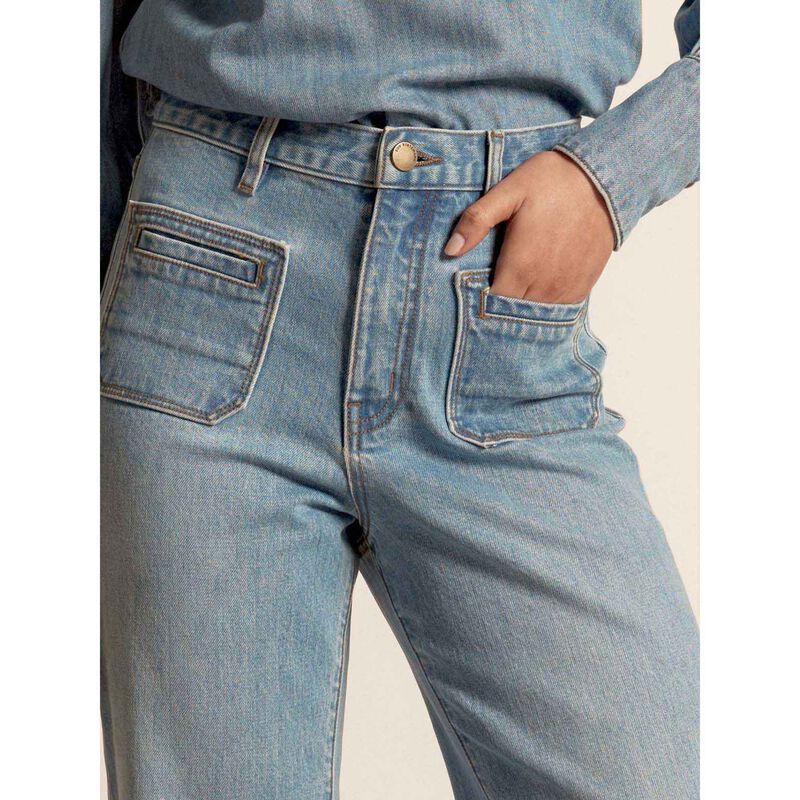 Zoe Kratzmann Fond Jean image number 2